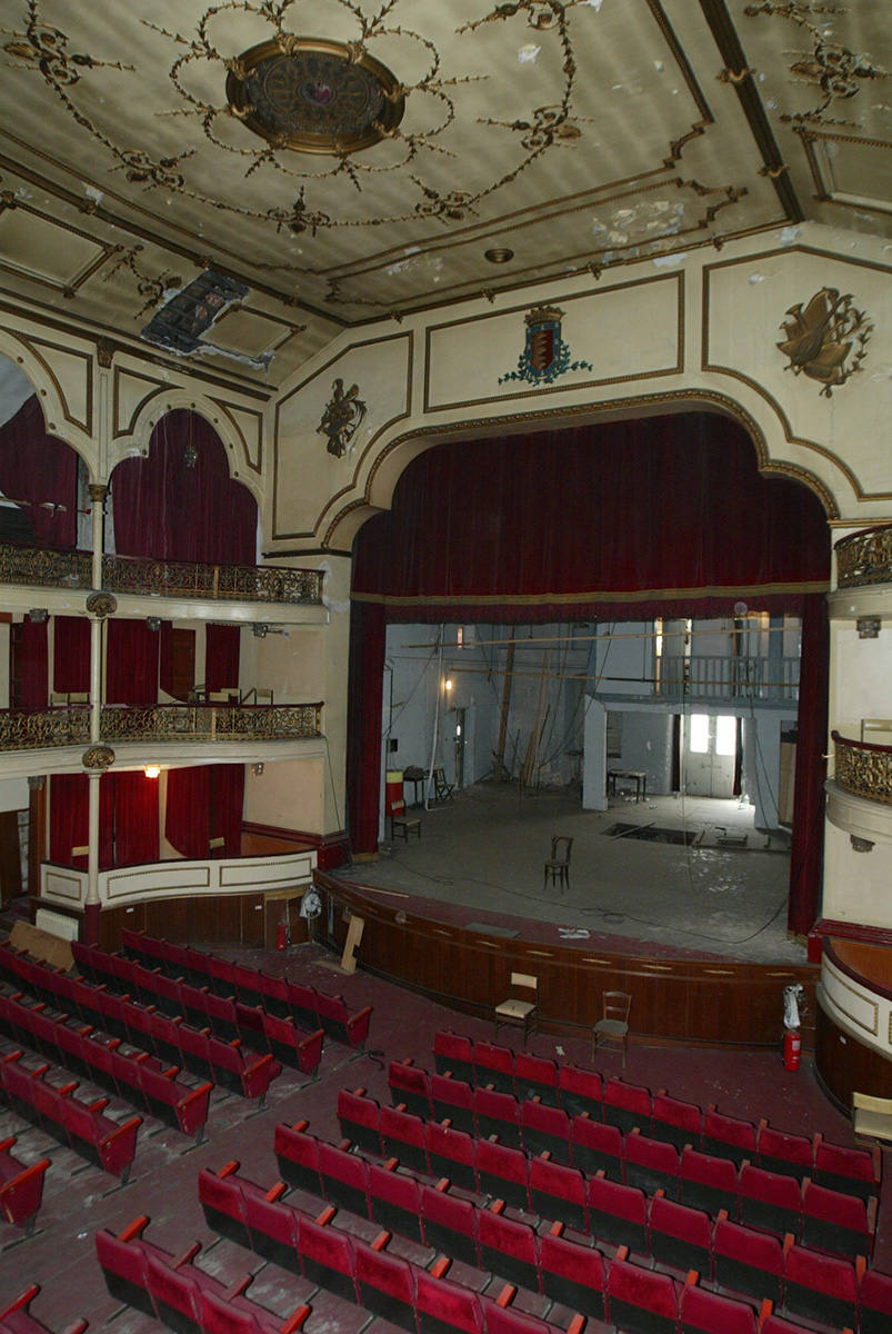 Interior del teatro antes de su restauración en 2005.