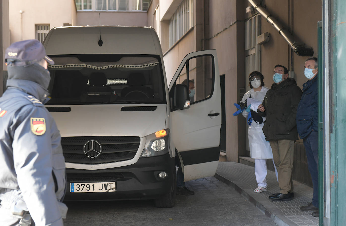 Fotos: Llegan las primeras dosis de la vacuna de Pfizer a Valladolid