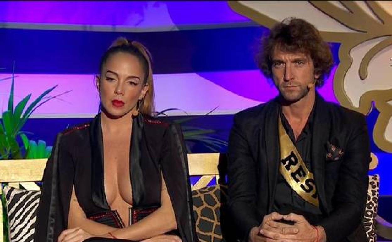 Antonio Pavón junto a Samira Jalil, en 'La casa fuerte'. 