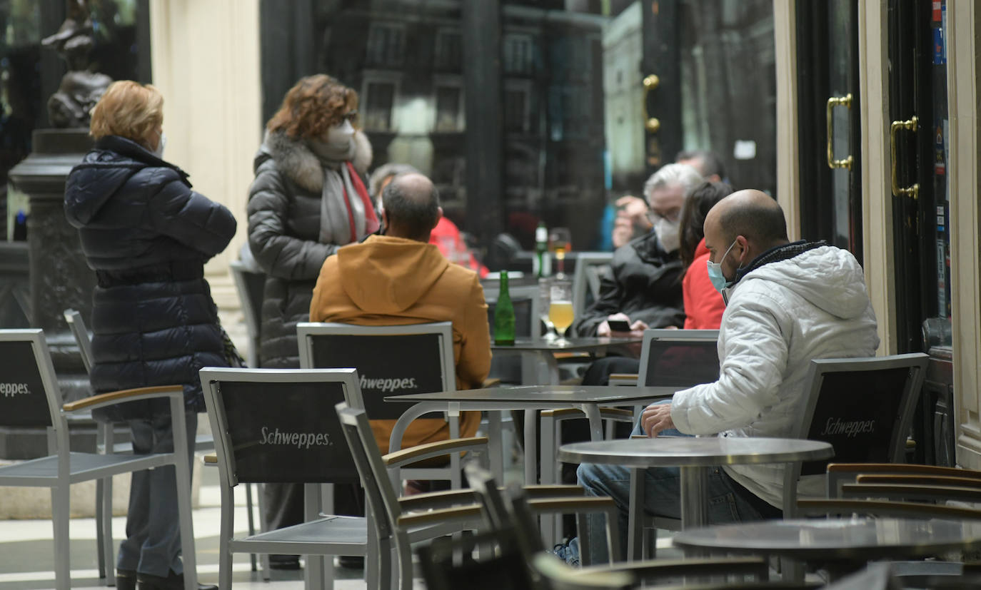 Fotos: Los vallisoletanos aprovechan la mañana y la tarde de Nochevieja para despedir el año