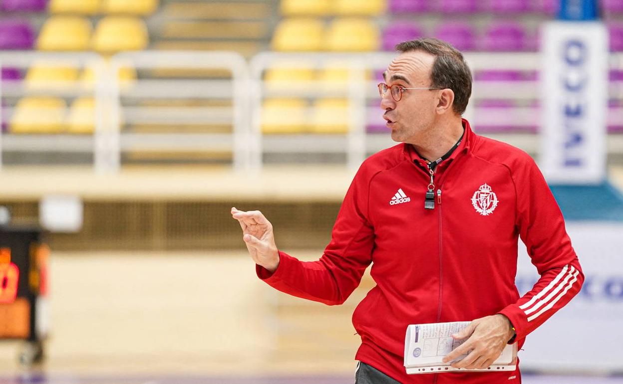 Hugo López, técnico del Real Valladolid Baloncesto. 