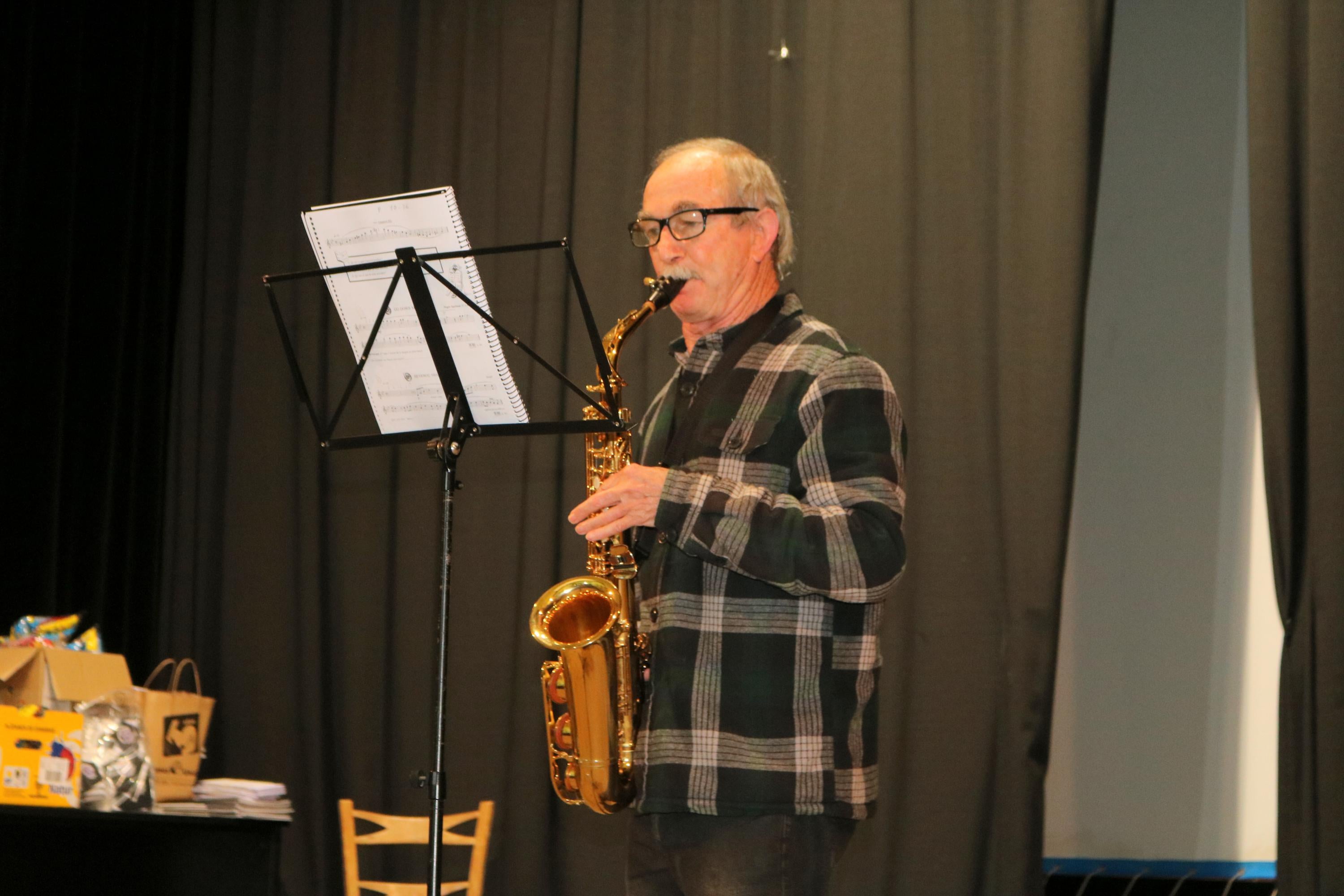 Los alumnos de la Escuela y Banda de Música Comarcal ofrecieron diversas actuaciones navideñas