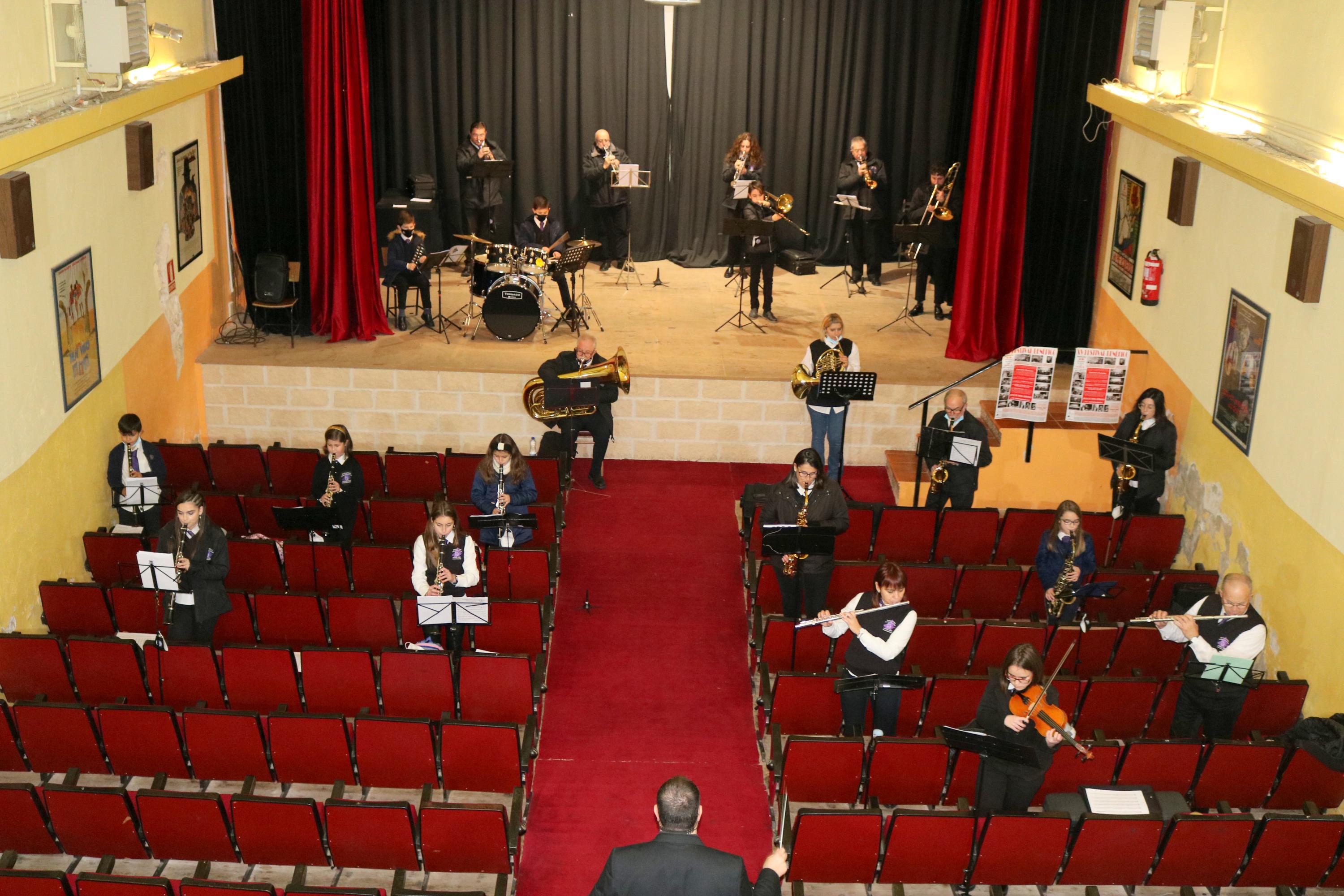 Los alumnos de la Escuela y Banda de Música Comarcal ofrecieron diversas actuaciones navideñas