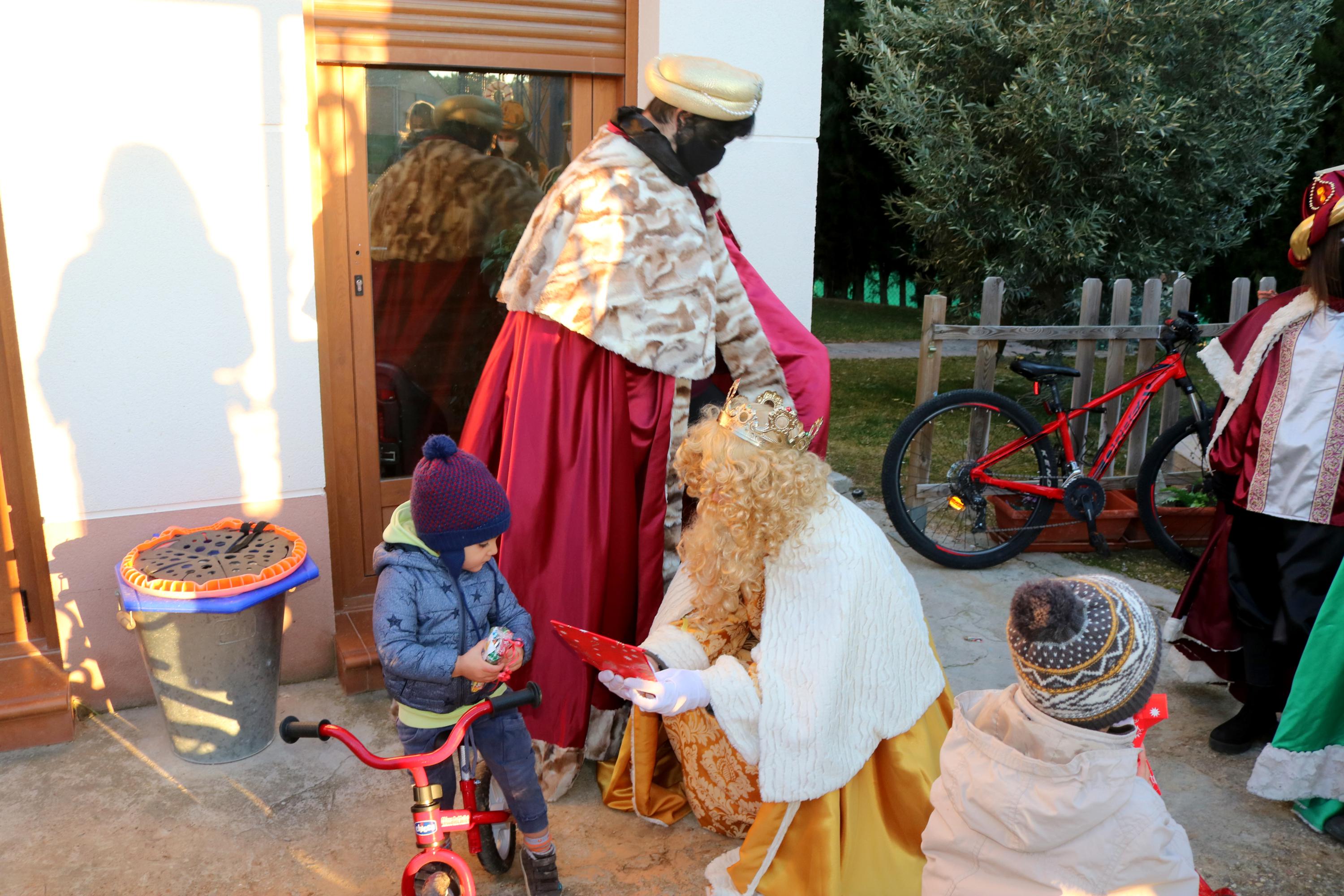 Los Reyes Magos visitaron a los niños baltanasiegos 