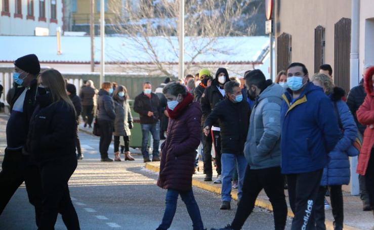 Los leoneses de Cistierna se someten al cribado masivo