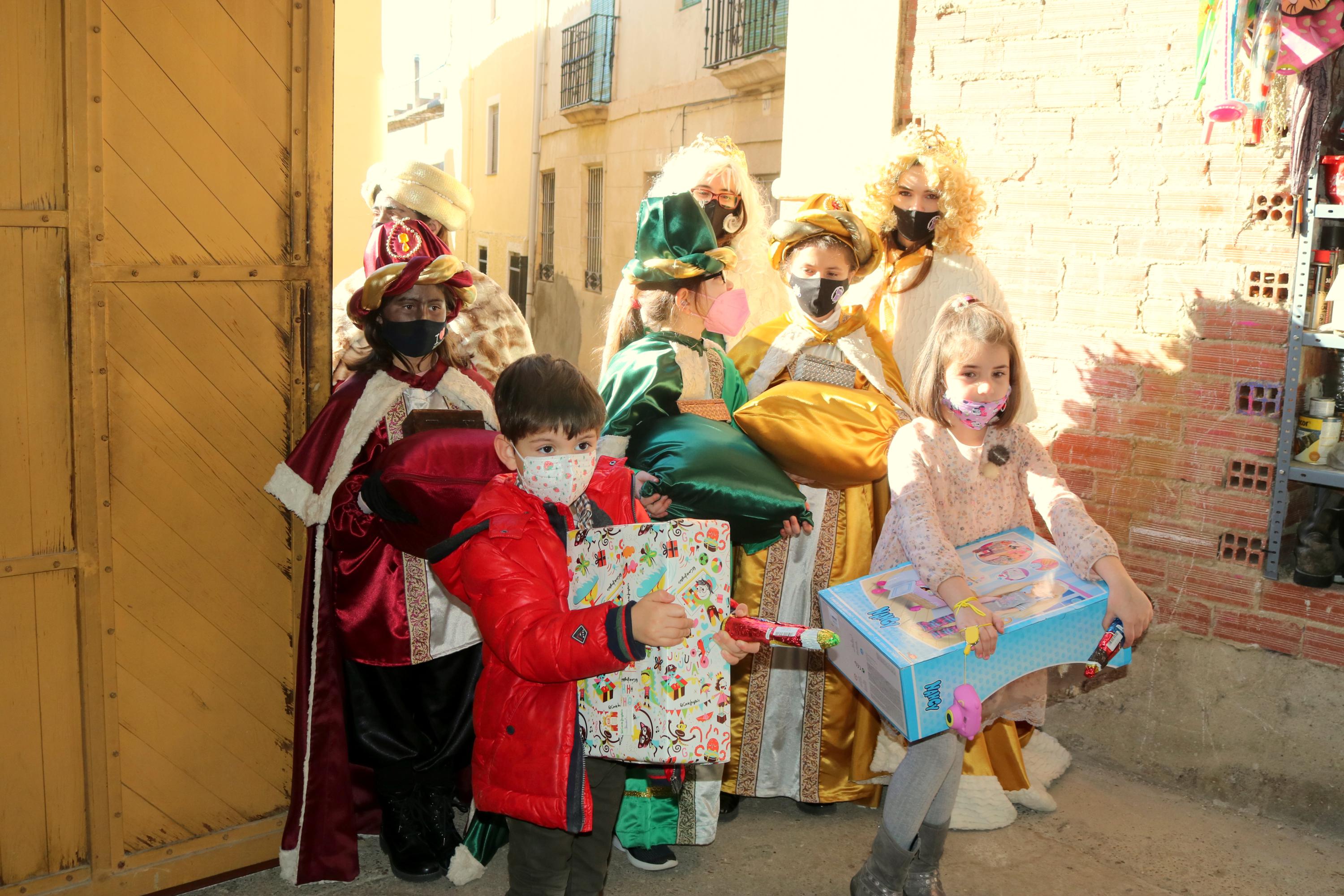Fotos: Baltanás celebra con ilusión el día de Reyes