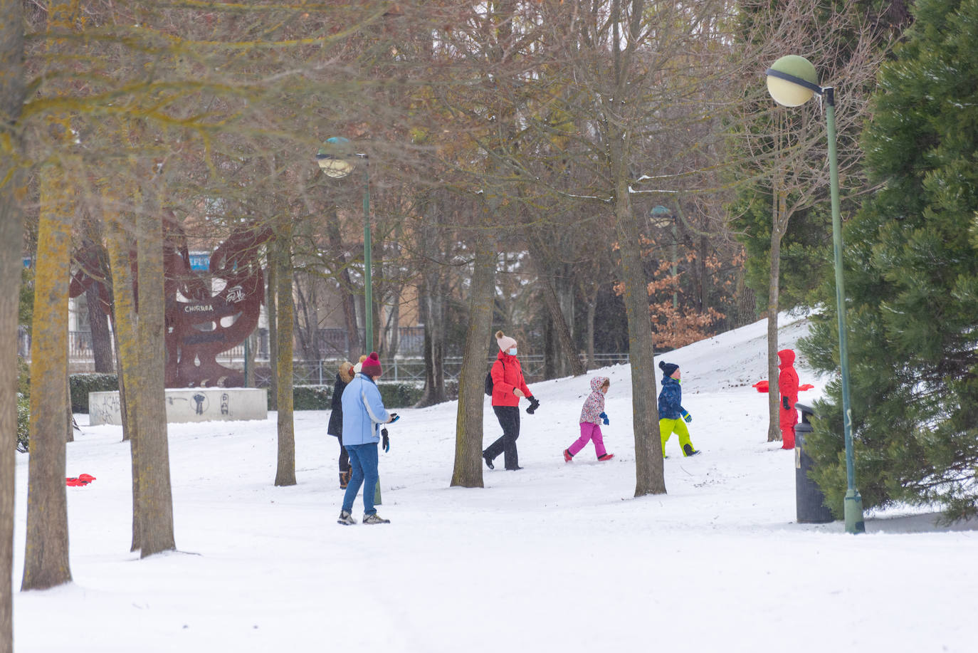 Fotos: La nieve ha dejado una jornada de diversión en Palencia