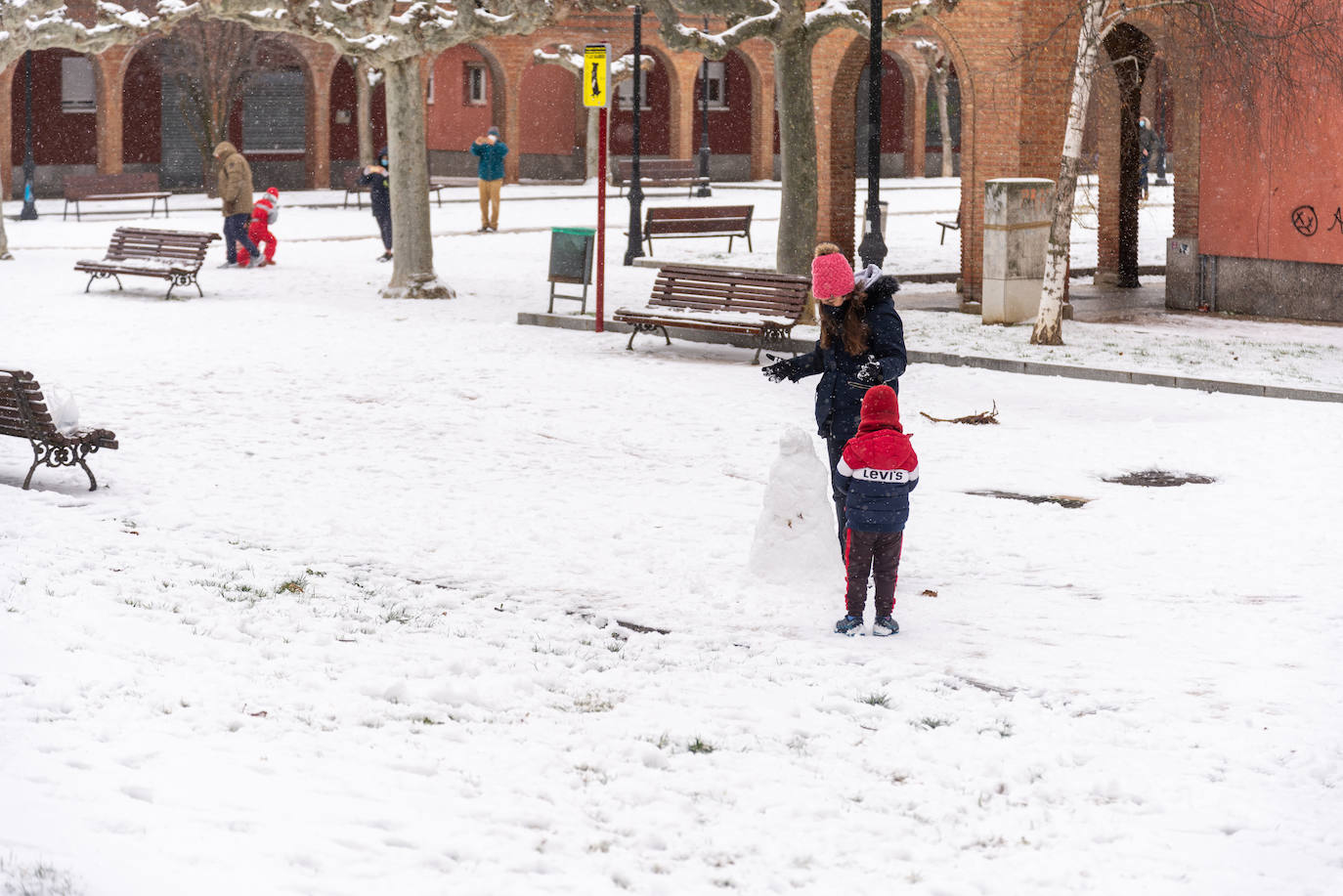 Fotos: La nieve ha dejado una jornada de diversión en Palencia