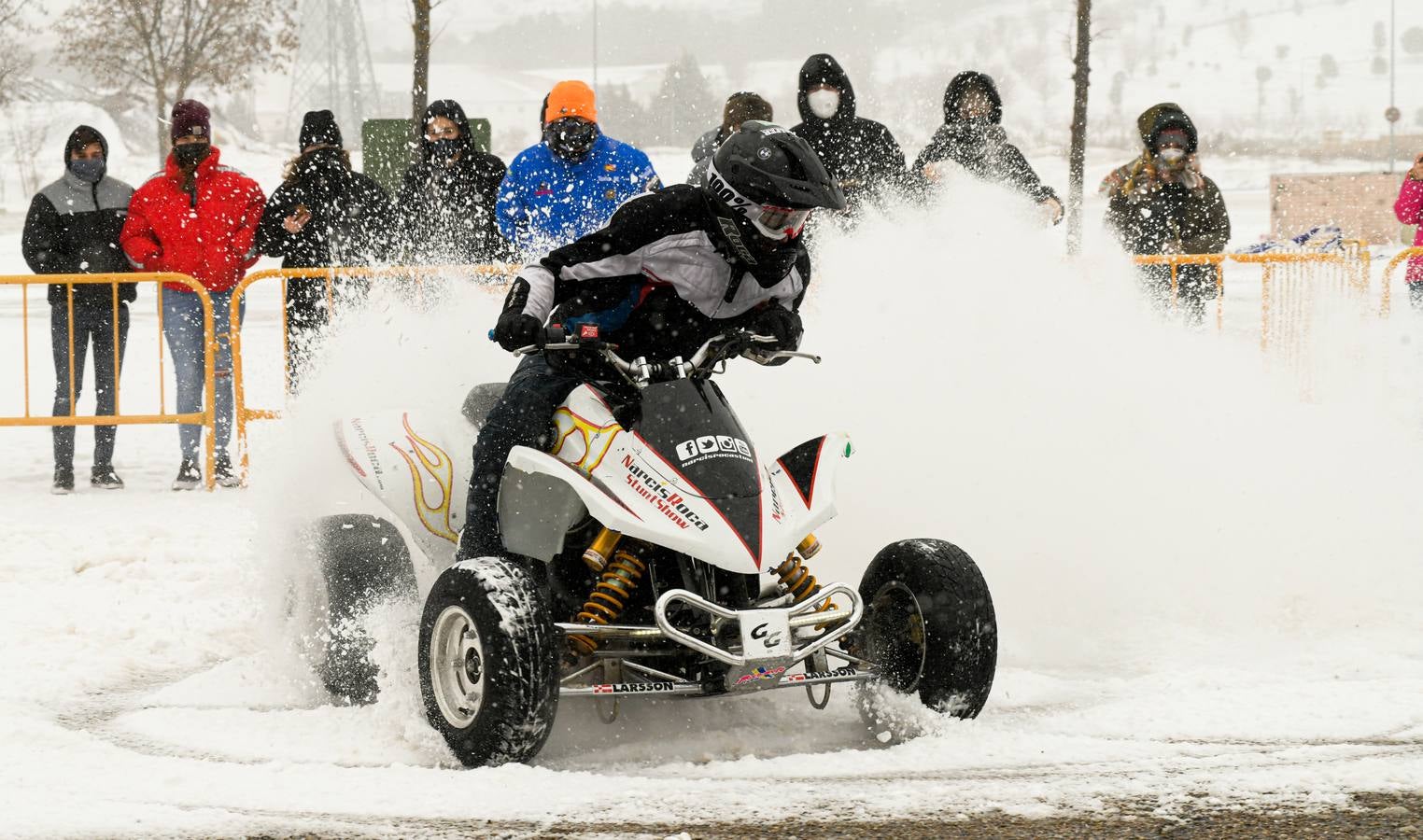 Fotos: Los vallisoletanos disfrutan de un día de nieve en la ciudad