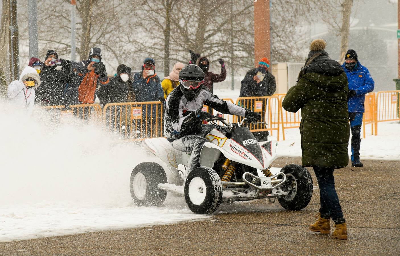 Fotos: Pingüinos desafía a la nieve en Valladolid