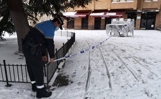 El temporal suma una decena de accidentes y obliga al uso de cadenas en la A-6 en Valladolid 