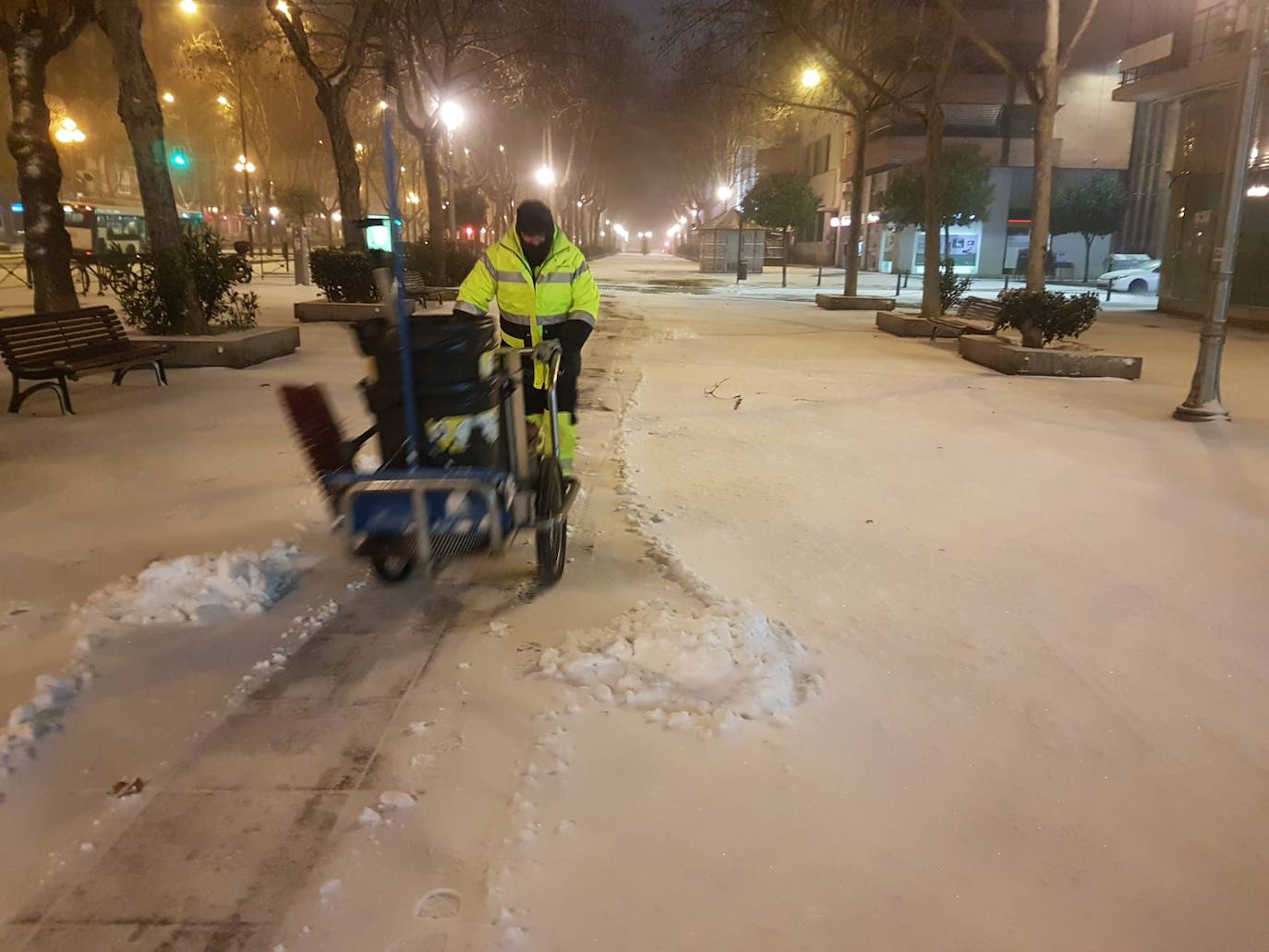 Fotos: Valladolid amanece teñida de blanco