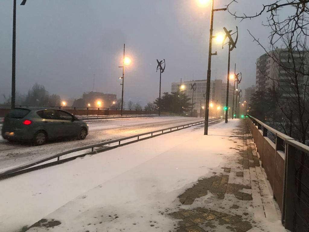 Fotos: Valladolid amanece teñida de blanco