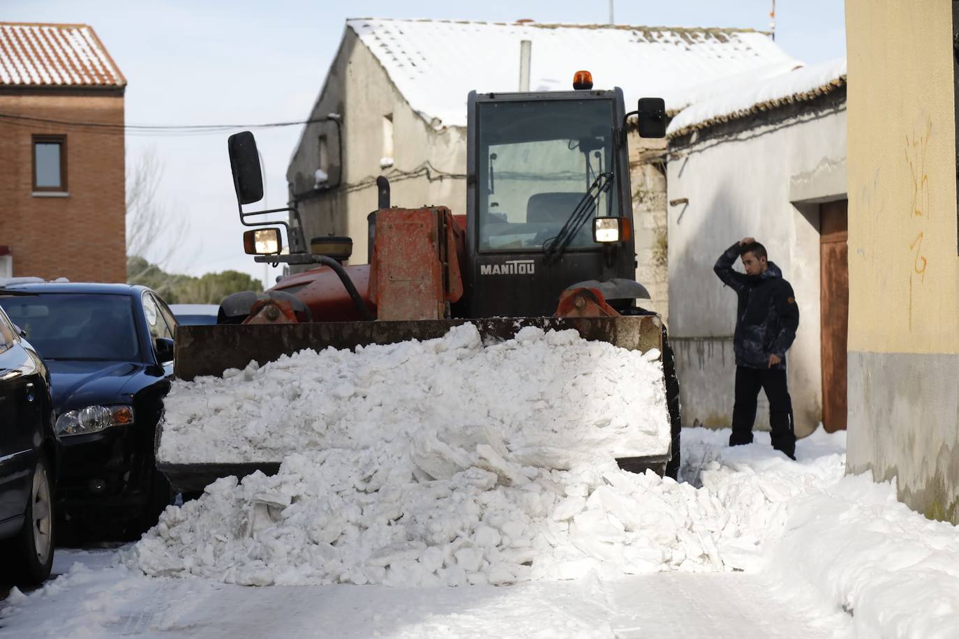 Fotos: Restos de hielo y nieve, protagonistas de la manaña del domingo en Peñafiel
