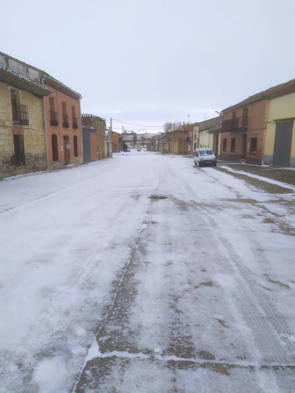 Fotos: Los pueblos de Valladolid empiezan a limpiar el hielo