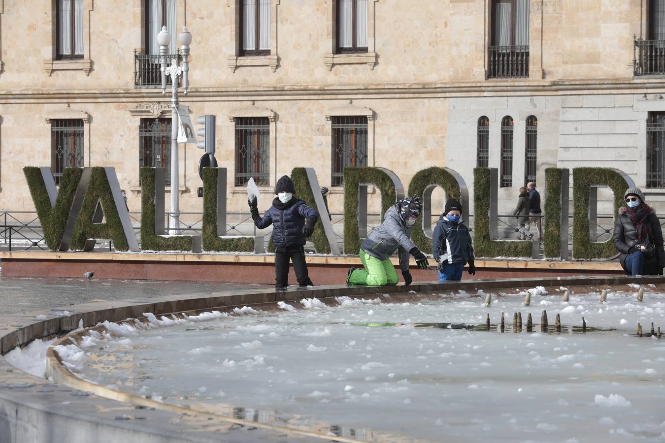 Fotos: El hielo, protagonista de este domingo en Valladolid