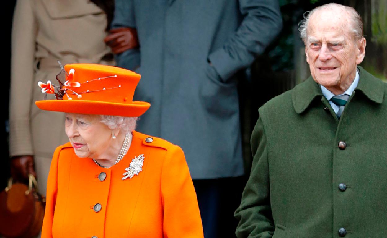 La reina Isabel junto al Principe Felipe, Duque de Edimburgo. 