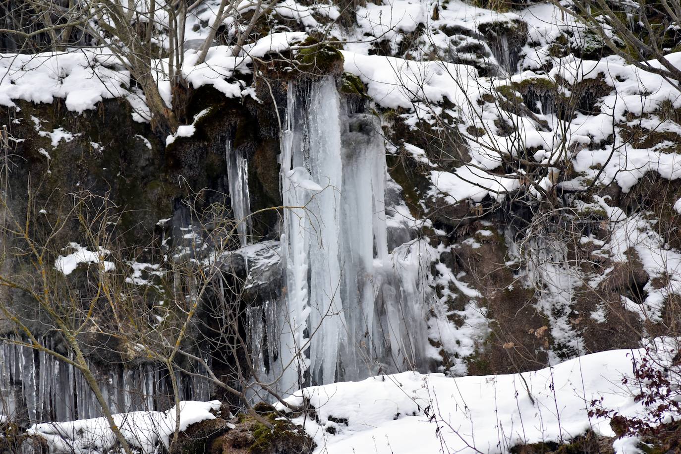 Fotos: El hielo se apodera de la cascada de Covalagua