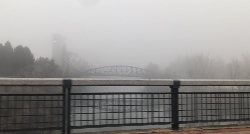 Fotos: Valladolid amanece cubierta de niebla