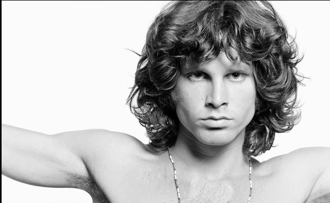 Jim Morrison, líder del grupo de música The Doors.