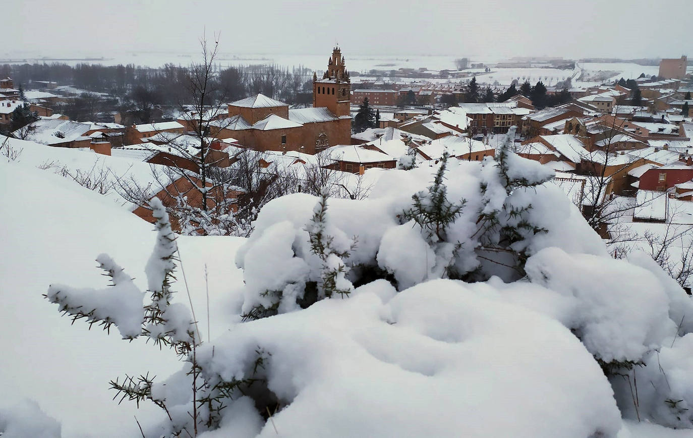 Ayllón, cubierto por la nieve tras el paso de 'Filomena'.