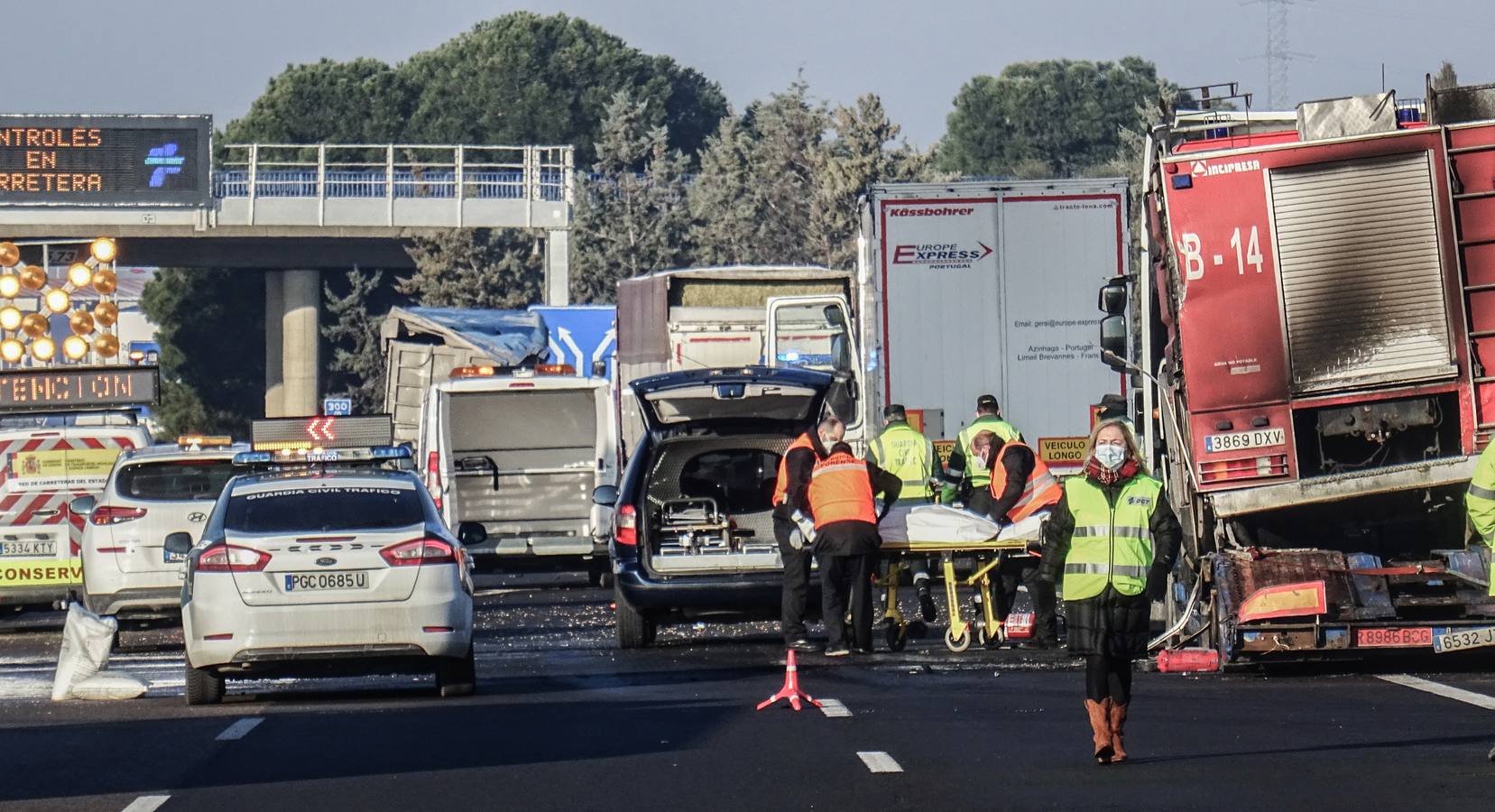 Fotos: Tres camioneros fallecidos en Tordesillas tras sufrir un atropello