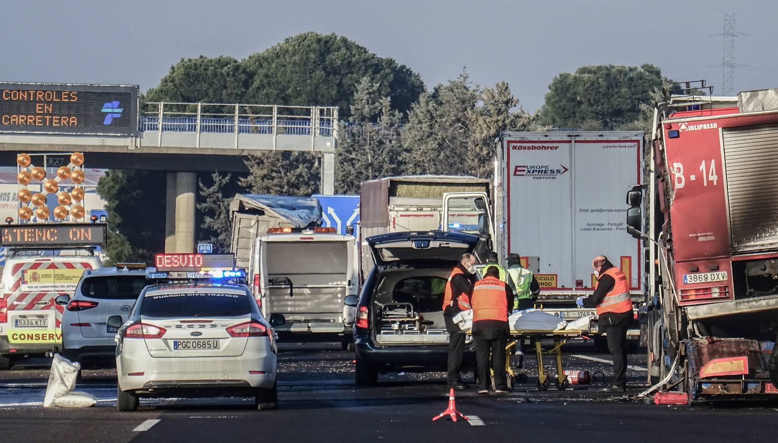 Fotos: Tres camioneros fallecidos en Tordesillas tras sufrir un atropello