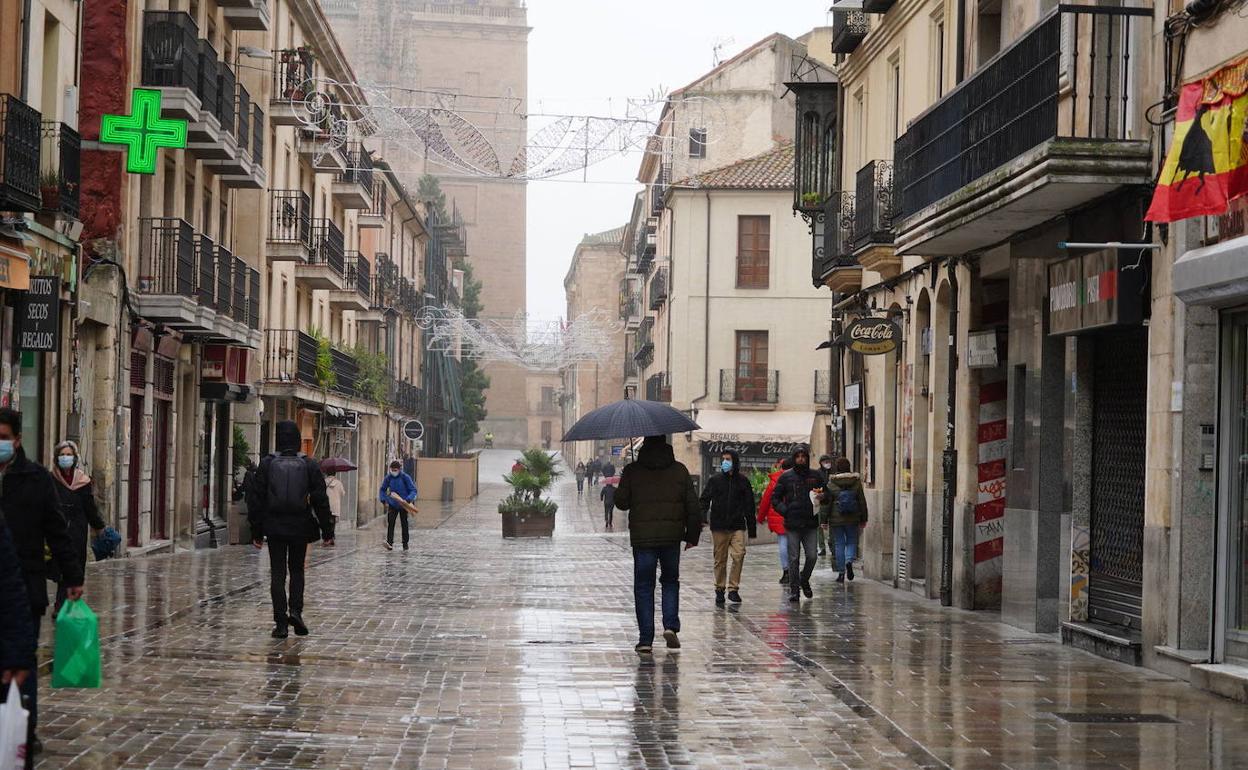 Lluvia en la ciudad de Salamanca.