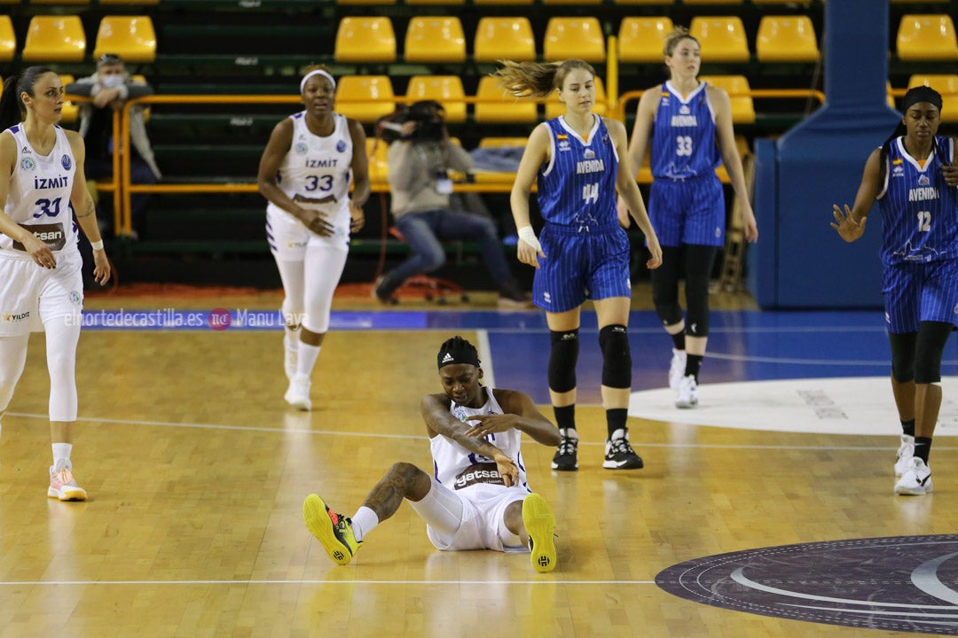 Perfumerías Avenida - Izmit Belediyespor 