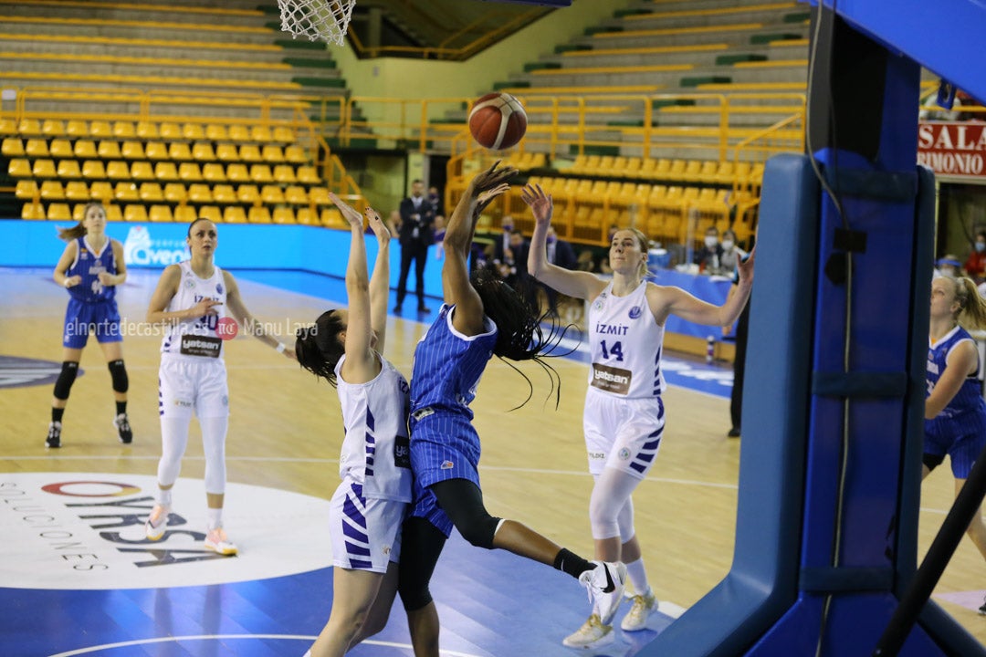 Perfumerías Avenida - Izmit Belediyespor 