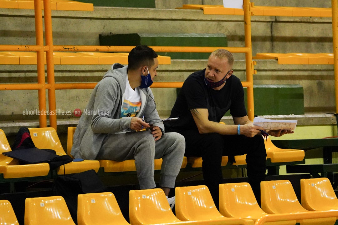 Perfumerías Avenida - Izmit Belediyespor 