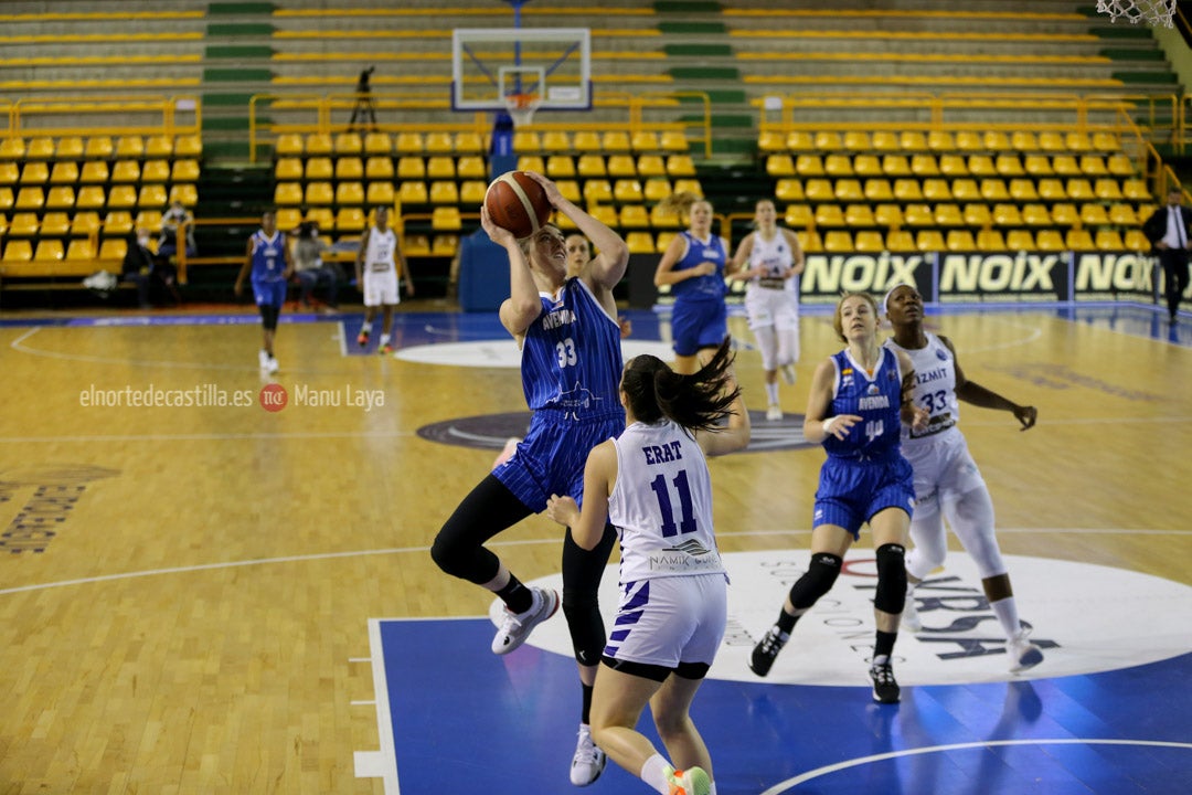 Perfumerías Avenida - Izmit Belediyespor 
