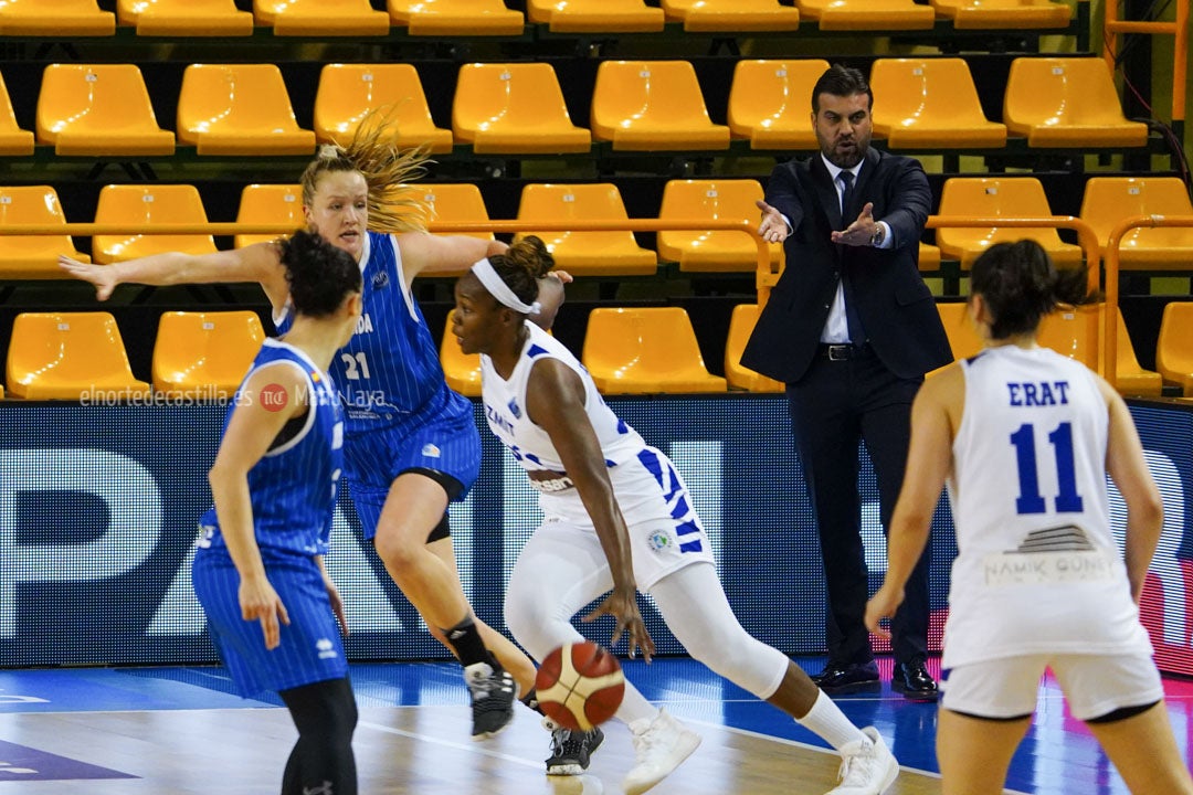 Perfumerías Avenida - Izmit Belediyespor 