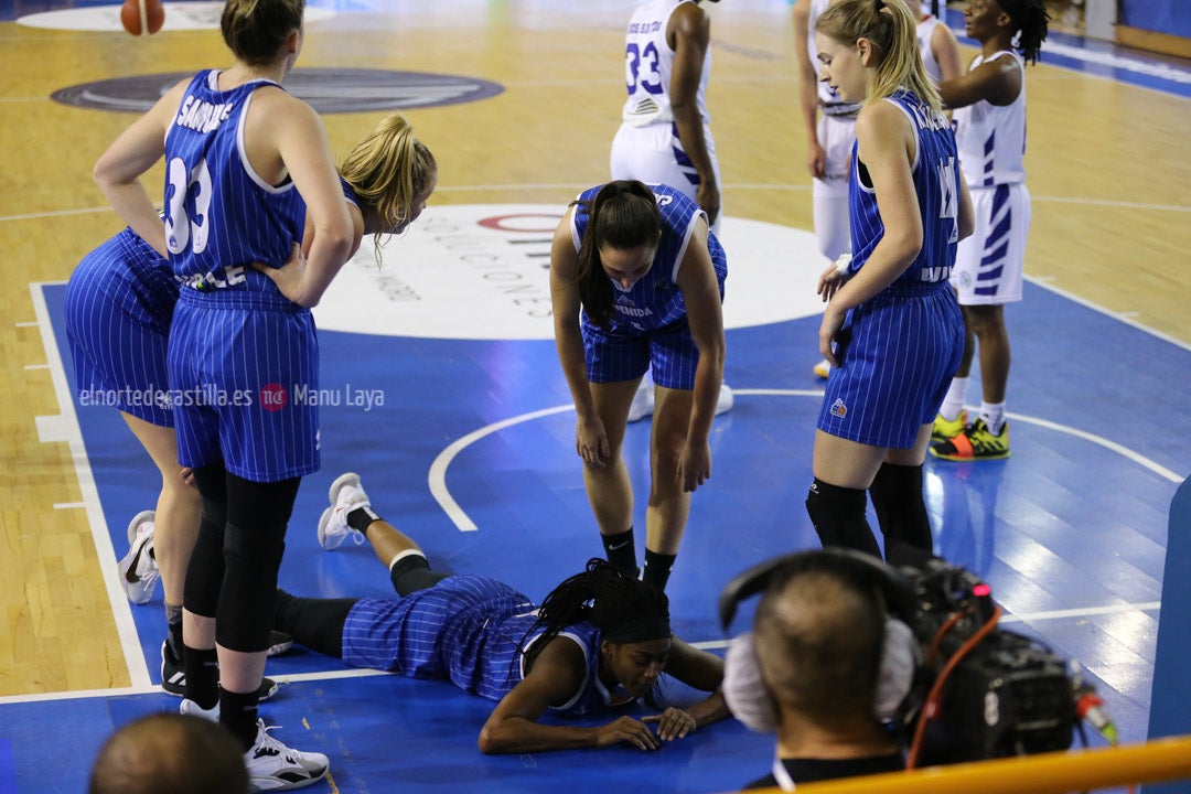 Perfumerías Avenida - Izmit Belediyespor 