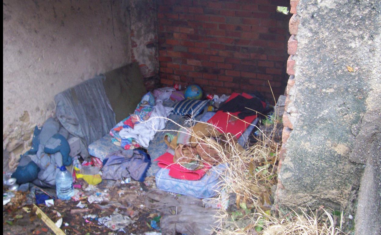 Asentamiento en Segovia utilizado por indigentes ya retirado por el Ayuntamiento.