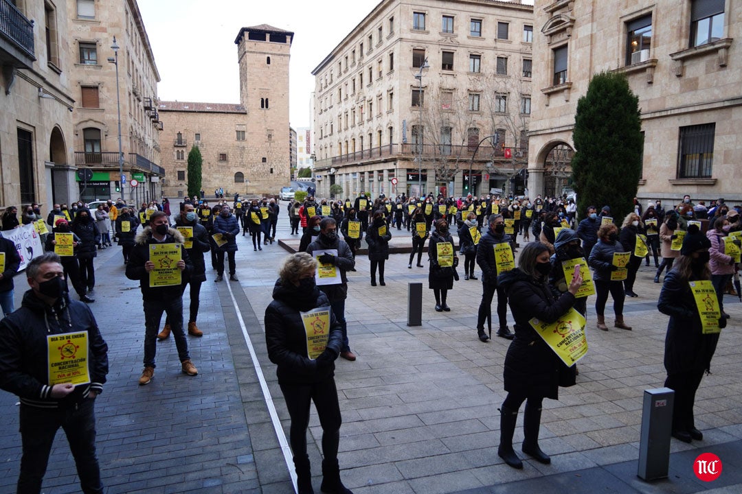Concentración de peluquerías y barberías en la Plaza de la Constitución 