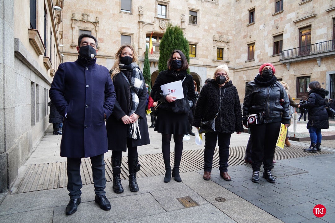 Concentración de peluquerías y barberías en la Plaza de la Constitución 