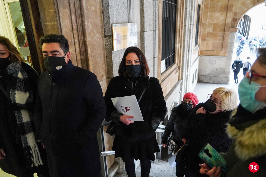 Concentración de peluquerías y barberías en la Plaza de la Constitución 