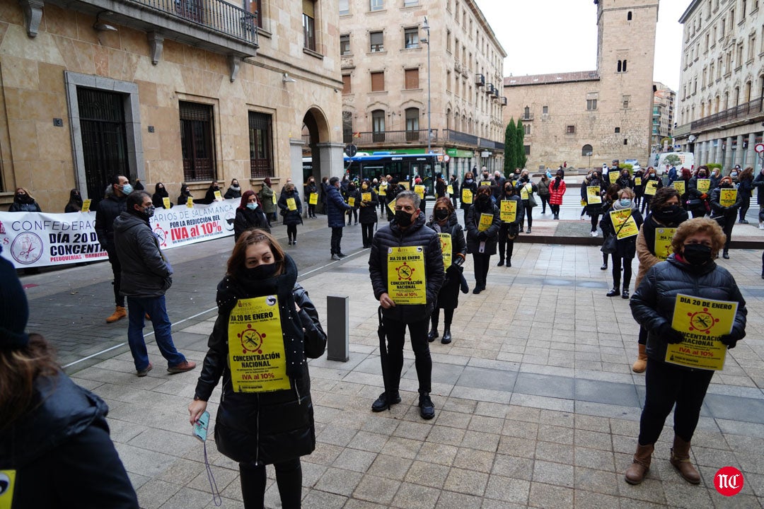 Concentración de peluquerías y barberías en la Plaza de la Constitución 