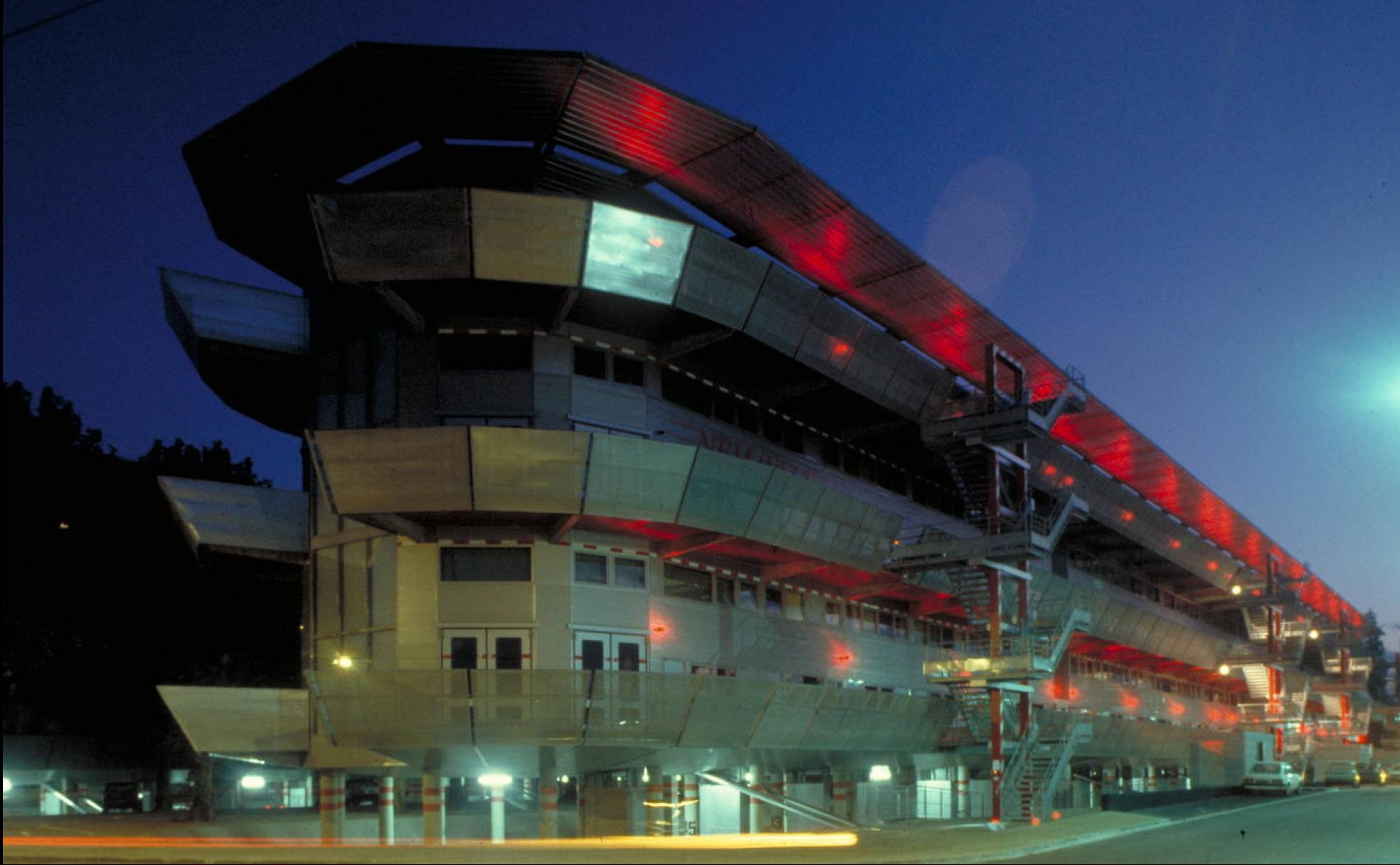 Viviendas experimentales de Nemausus en Nîmes de Jean Nouvel.