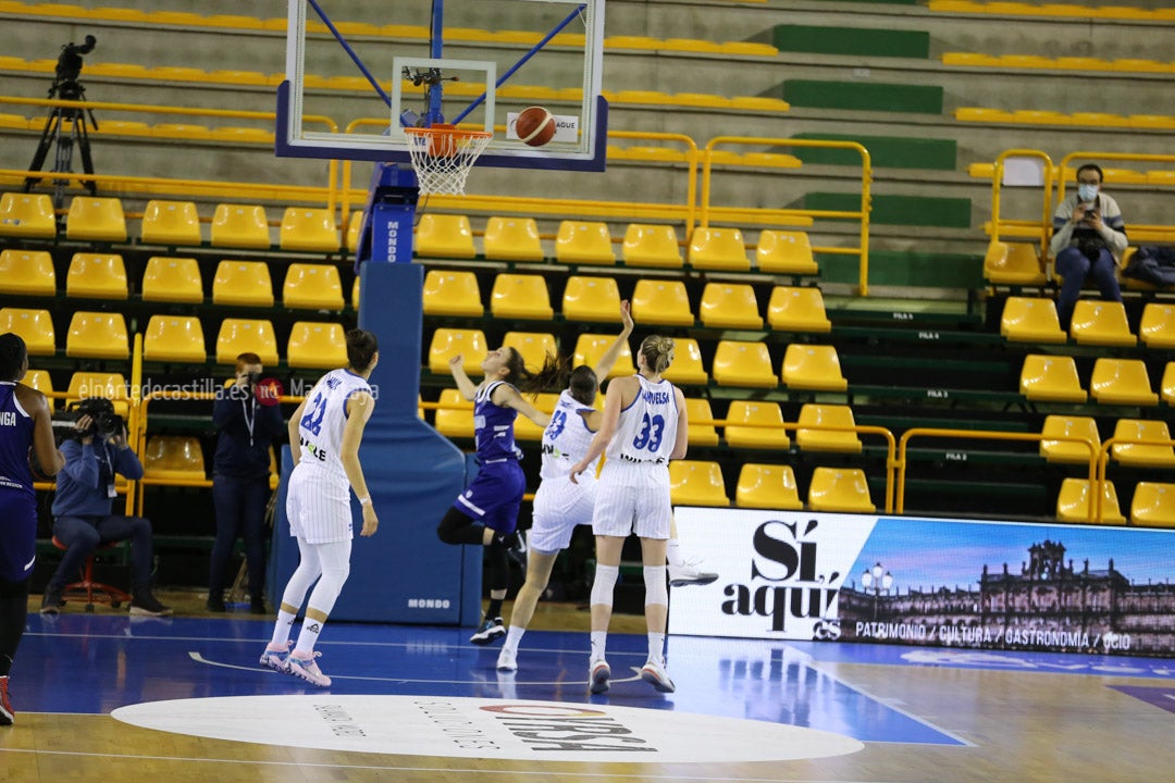 Perfumerías Avenida - Dynamo de Kursk