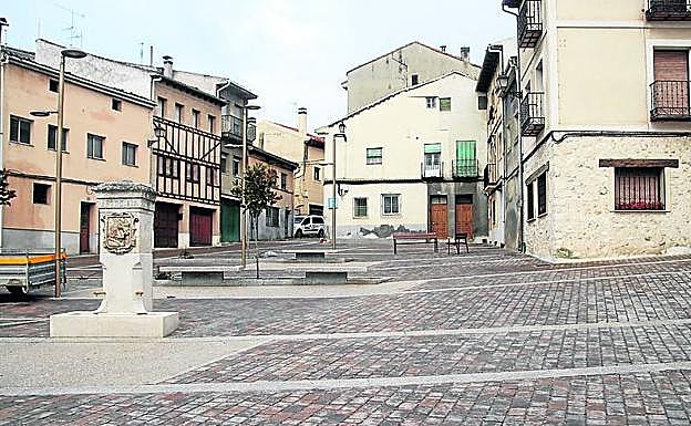 Aspecto de la plaza de la Cruz tras su reciente renovación. 