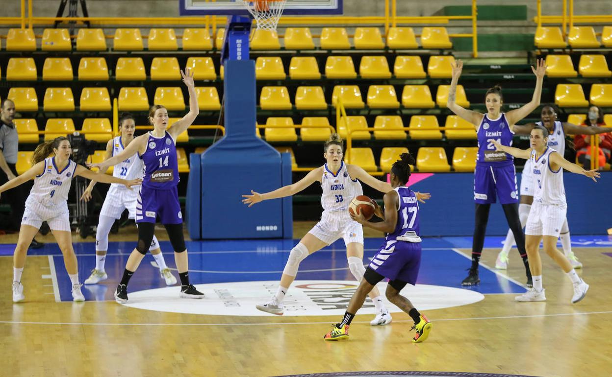 Un positivo por covid del último rival del CB Avenida en la Euroliga pone en alerta al club salmantino