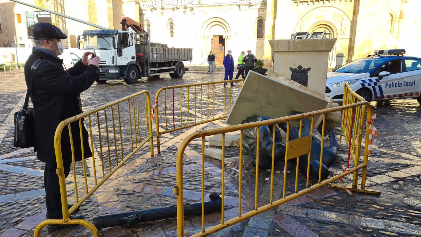 Fotos: Las Cabezadas de León caen al suelo