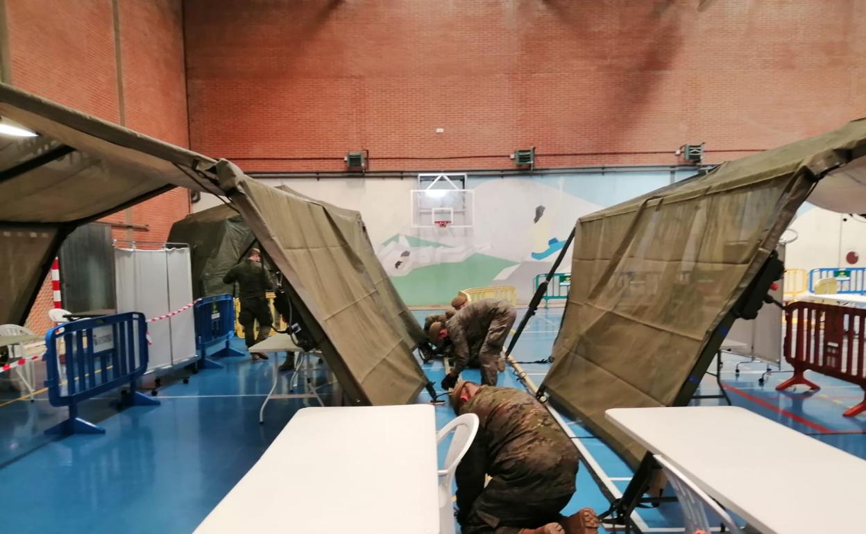 Instalación de infraestructura en el pabellón de la Ciudad Deportiva para la realización de pruebas. 