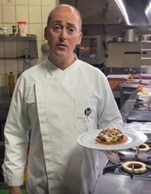Imagen secundaria 2 - Creativa falsa pizza de calabaza con coles de Bruselas y queso palentino