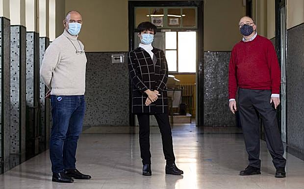 Simón Saludes, Reyes Andrés y José Luis Orantes, profesores honoríficos. 