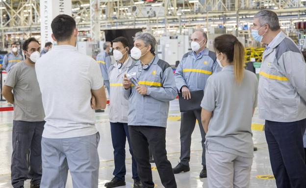 Renault propone convertir 300 contratos en indefinidos y los sindicatos exigen que todos sean fijos