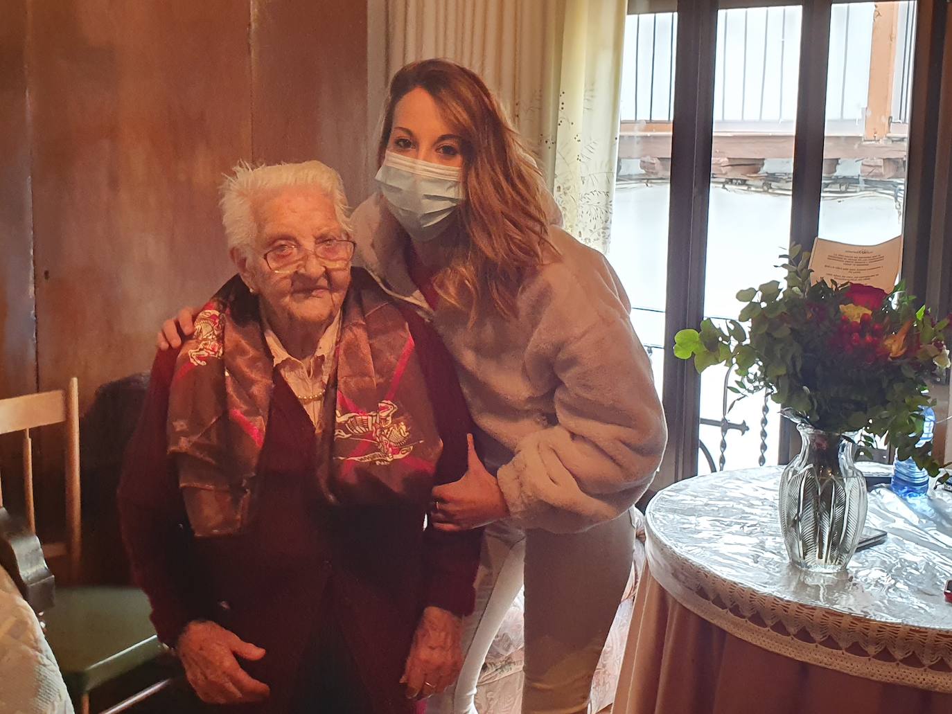 Fotos: Josefa Ripoll Martín celebra sus 100 años en Garcibuey, Salamanca