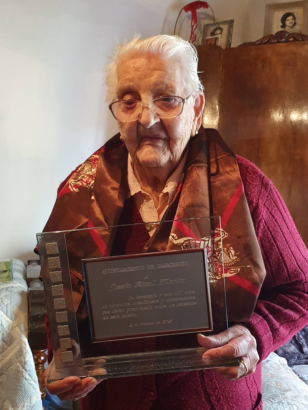 Fotos: Josefa Ripoll Martín celebra sus 100 años en Garcibuey, Salamanca